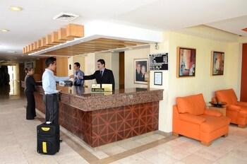 Hotel Plaza Calzada Monterrey Eksteriør billede