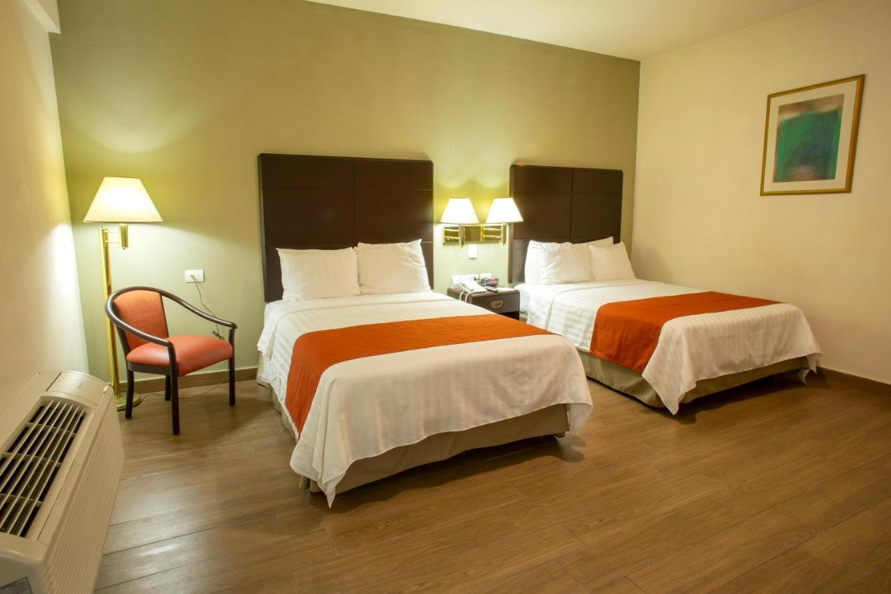 Hotel Plaza Calzada Monterrey Eksteriør billede